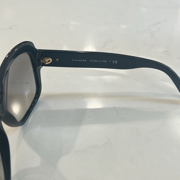 Coach Sunglasses - Picture 4 of 6
